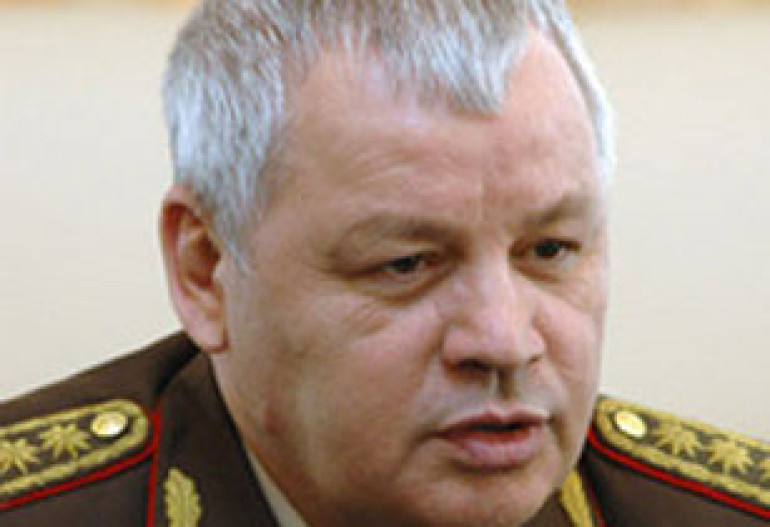 Министр обороны Азербайджана отправился в Москву