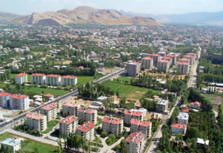 Van Opens Its Doors to Armenian Pilgrims and Tourists 