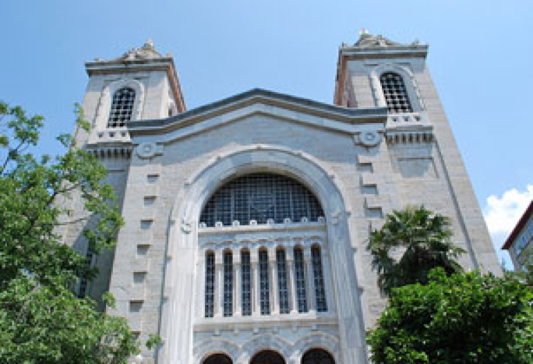 Turk Drunk Men Rob Greek Church in Istanbul 
