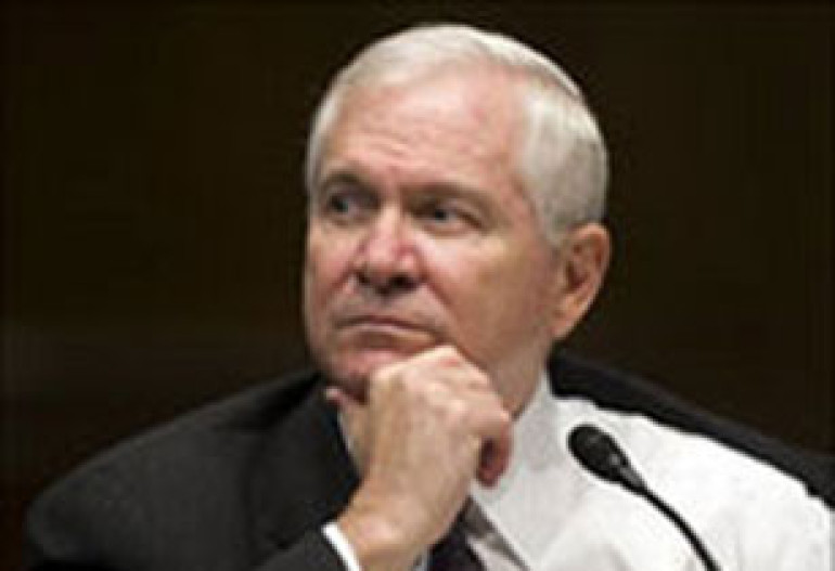 US Def. Minister Gates Handed Obama's Letter to Aliyev 
