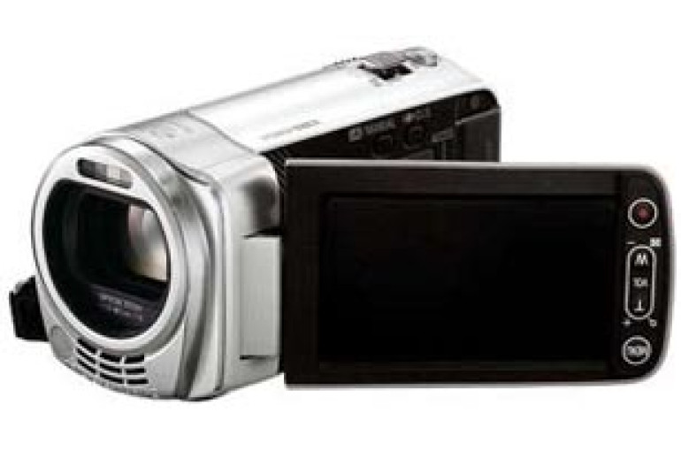Panasonic анонсировал самую легкую HD-видеокамеру