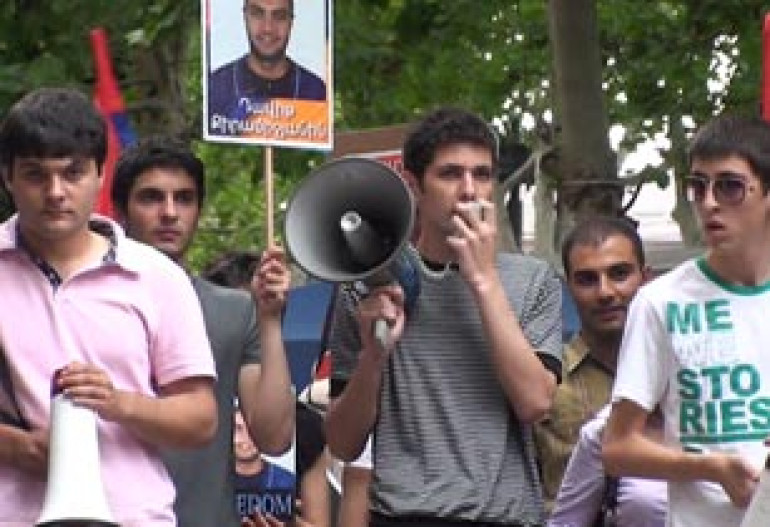 HAK Activists Start Friday Marches 