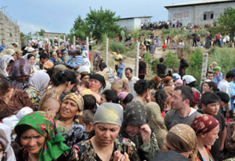 Kyrgyzstan Crisis: UN Says 400,000 Displaced by Clashes