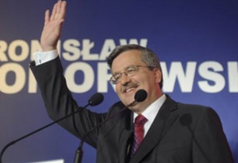 Poland Acting President Komorowski Ahead in Election