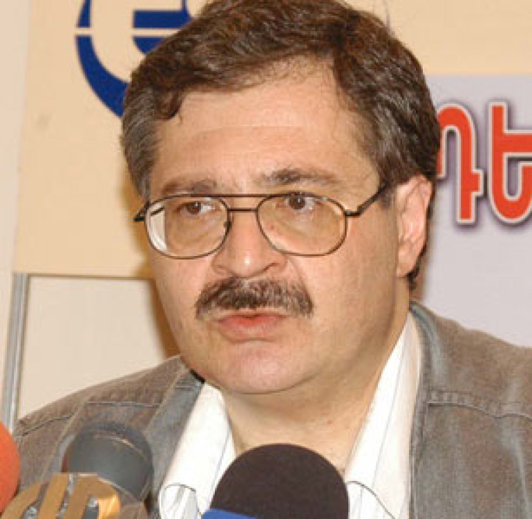 Шаги, предпринимаемые Азербайджаном, направлены на провал переговоров – Сергей Шакарянц