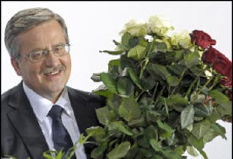 Bronislaw Komorowski leads Polish presidential poll