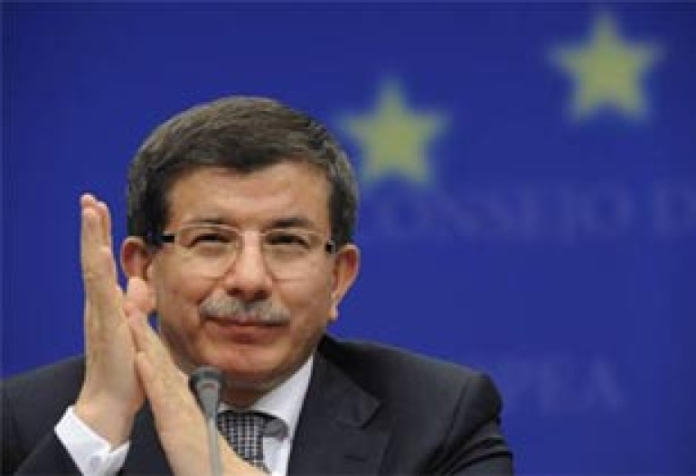 Davutoglu expects positive developments over Karabakh from Clinton's visit 