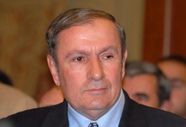 What was former president Levon Ter-Petrosyan's version of Karabakh resolution? Explains Surenyants 