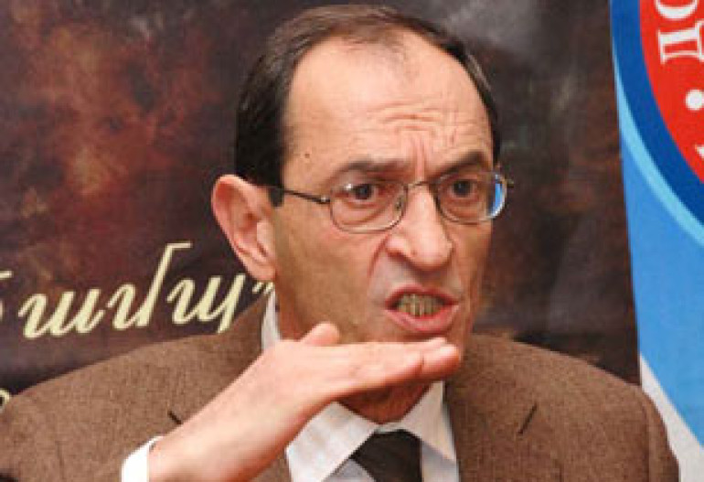 No talk of withdrawing Karabakhi forces from any territory: Kocharyan responds to Mammadyarov 