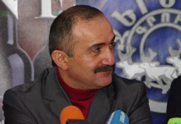 Ես հո սպիտակ ագռավ չե՞մ. Սամվել Բաբայան