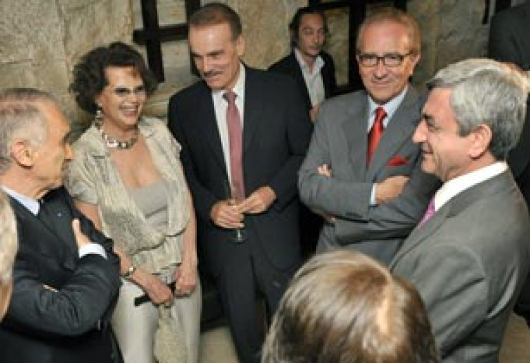 Serzh Sargsyan met Golden Apricot honorary guests 