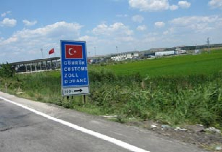 Ankara considers opening border with Armenia: Yerevan informally doesn't welcome the move