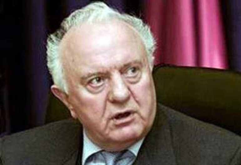 Settlement of Karabakh conflict is dependent on Russia: Shevardnadze 