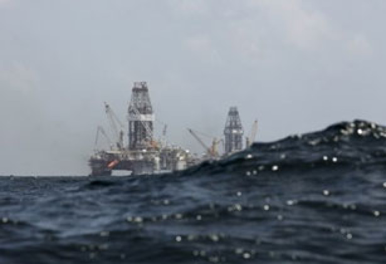 Ships evacuated from Gulf as tropical storm advances
