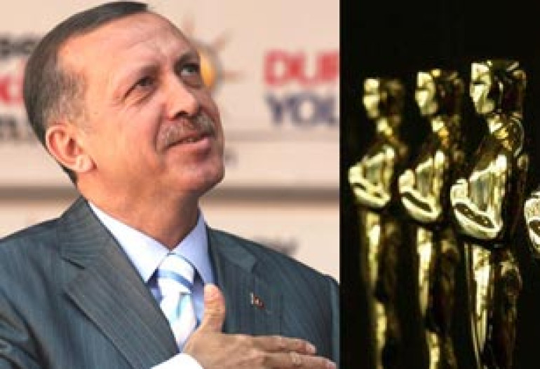 Turkish Students award PM Erdogan with 'Oscar' for 'best actor of the year'