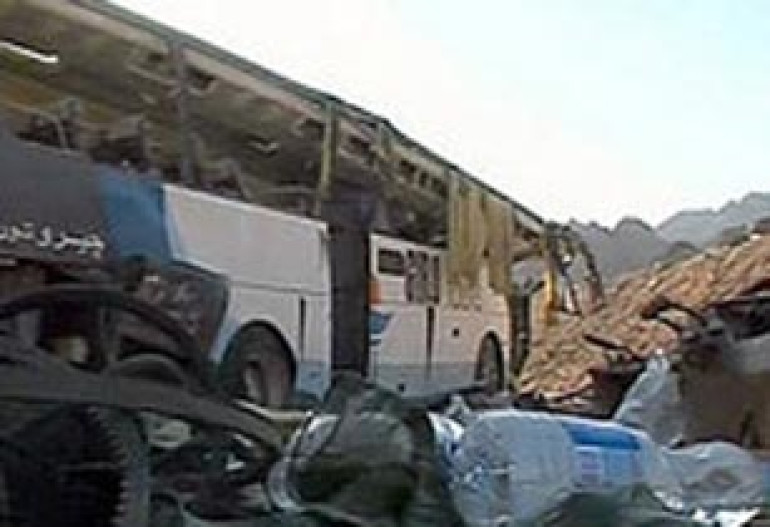 Afghanistan bus blast 'kills 20'