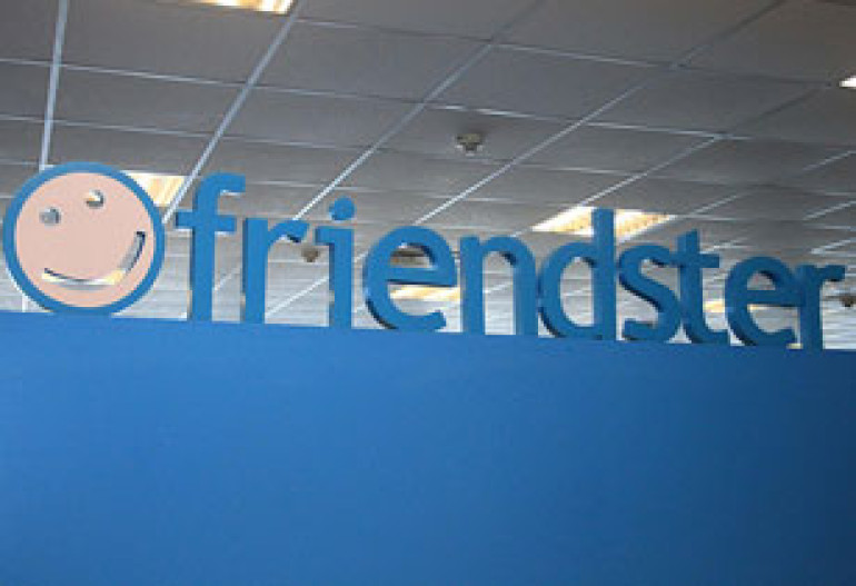 Facebook takes over patents from Friendster 
