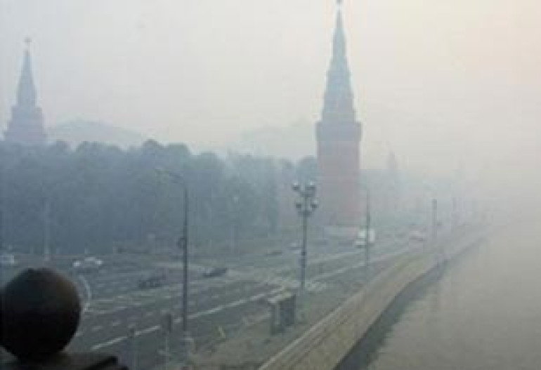 Moscow smog fails to shift 