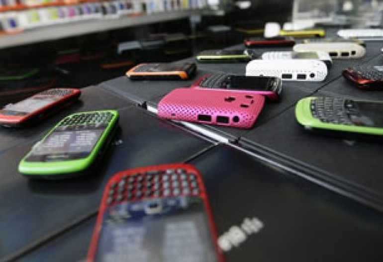 Saudi gives Blackberry reprieve 