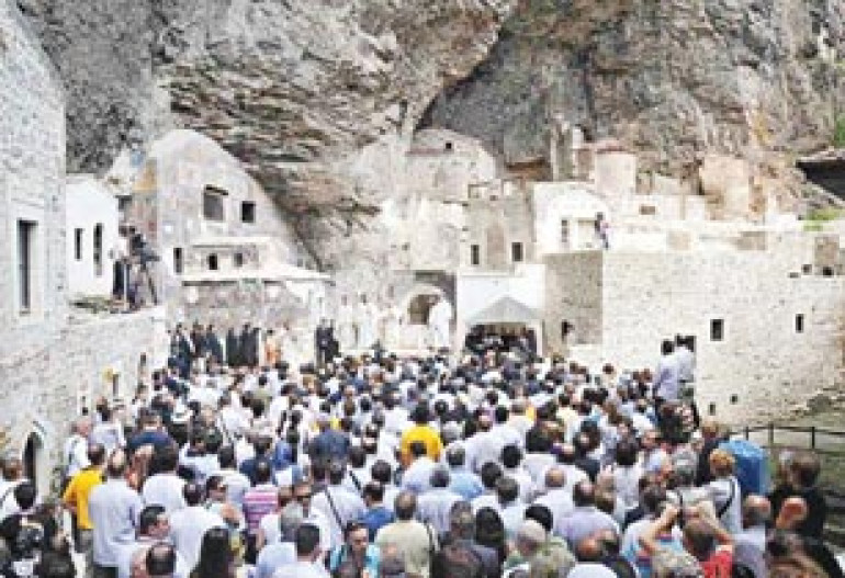 After 88 years Orthodox Christians hold mass at monastery in Turkey