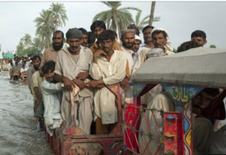 World Bank to lend Pakistan $900m for recovery The World Bank is to loan $900m to Pakistan to help it recover from its worst eve