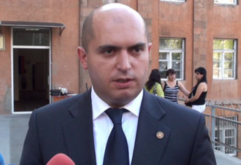 Only the court can solve expelled professors' problem, says education minister