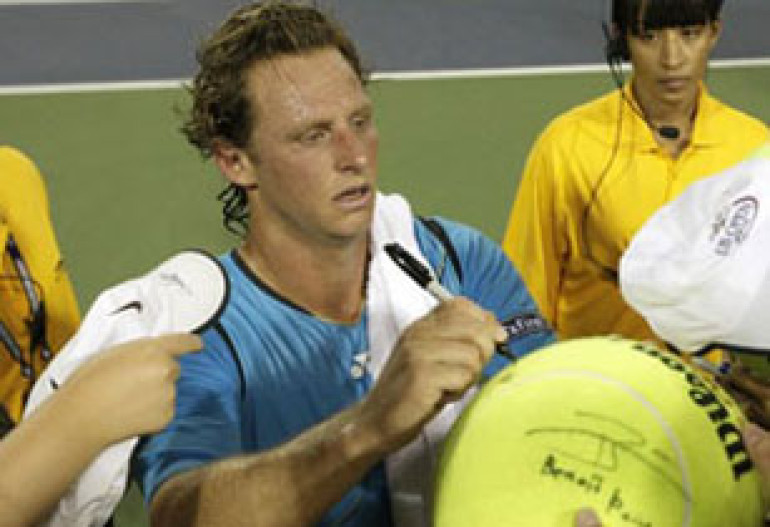 Nalbandian knocks off South African Rik de Voest