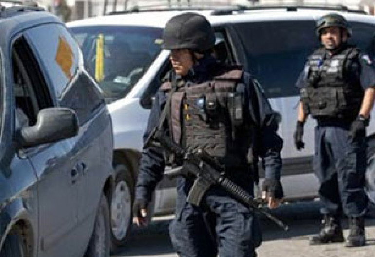9 police officers kidnapped in southern Mexico