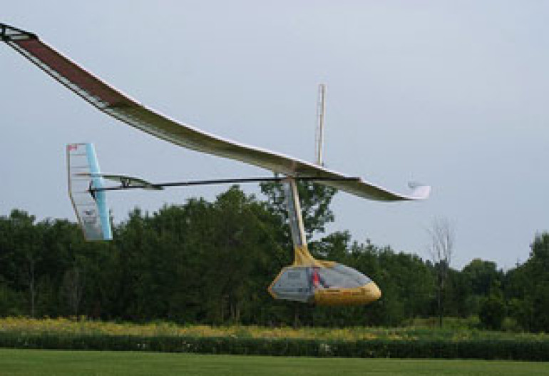 Student flies like a bird, powered only by himself