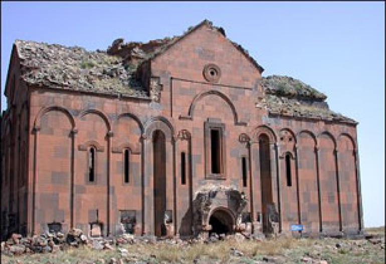 Turks prepare to prey in Cathedral of Ani 