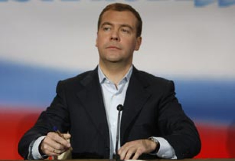 Medvedev bans Iranian investments in Russia's nuclear industry 