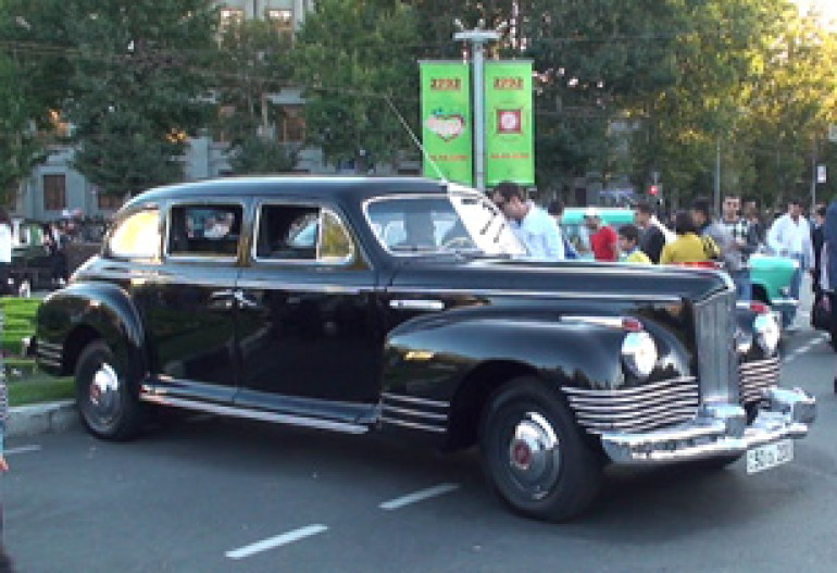 Retro cars showcased on the occasion of Yerevan's anniversary