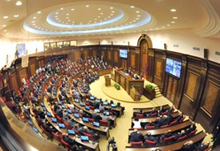 Renovated parliament session hall has at least 3 inconvenient conditions, say journalists 