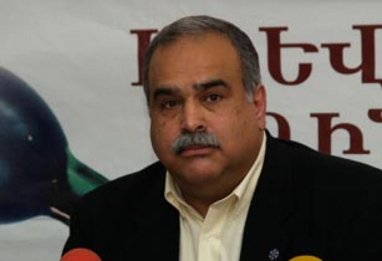 Raffi Hovhanissian hopes the 'majority will manage to mature and vote in favor' of Karabakh's recognition by Dec. 9 