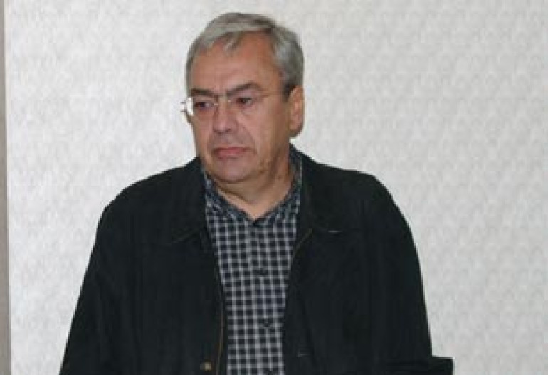 Armenia's economy 'rolling down into abyss,' says Bagrat Asatryan 