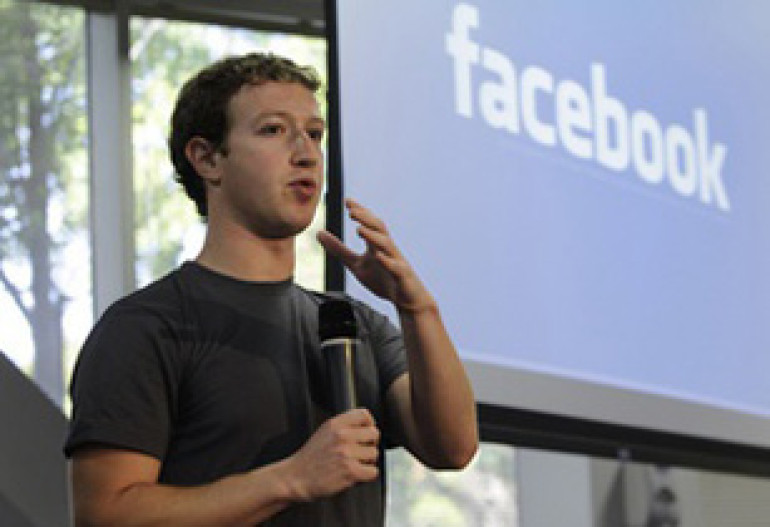 Policeman kills his daughter for using Facebook