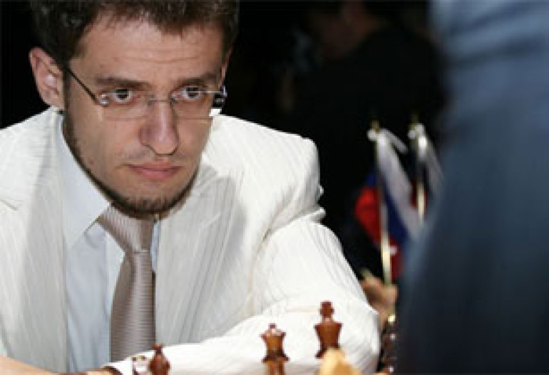 Aronyan sole leader of tournament