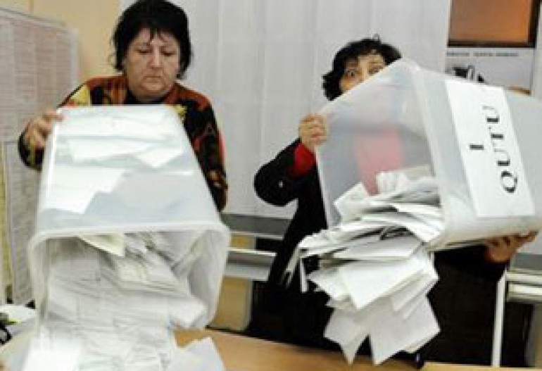 Azerbaijan’s ruling party wins in parliamentary elections