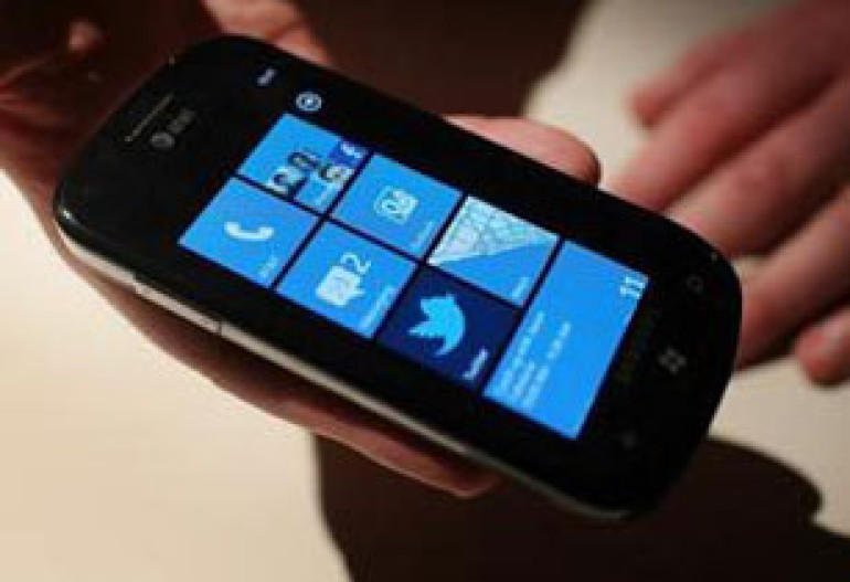 Windows Phone 7 debuts Monday in US