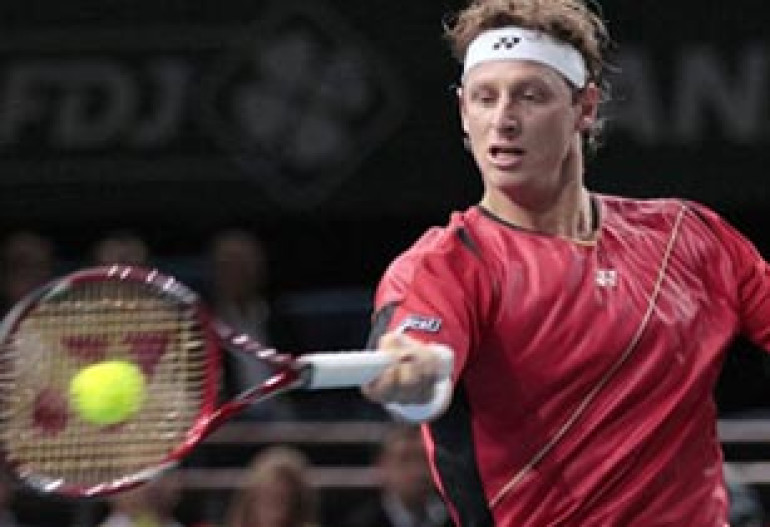 Murray fights off Nalbandian in thriller
