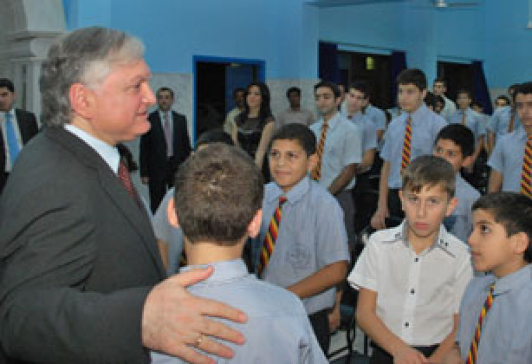 Armenian FM visits Calcutta 