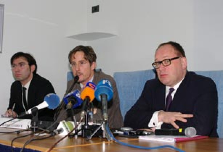 Karabakhi people strongly oppose to ceding territories: Populus 