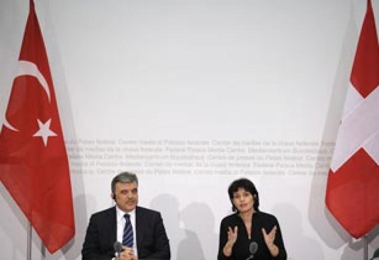 Turkish president calls on Serzh Sargsyan to maintain leader's role 