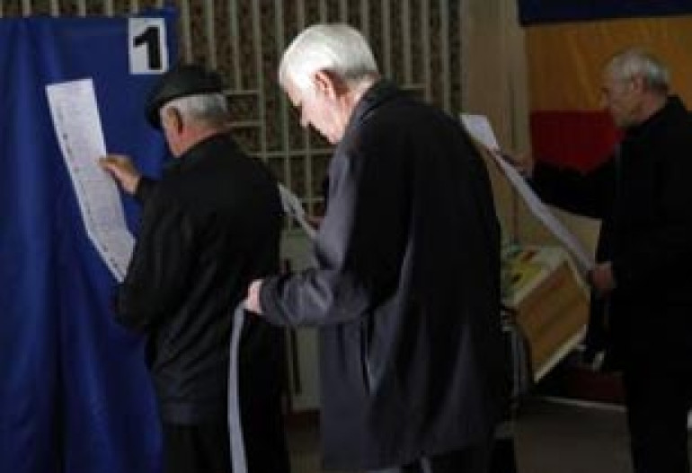 Communists lead in Moldova's parliamentary election 