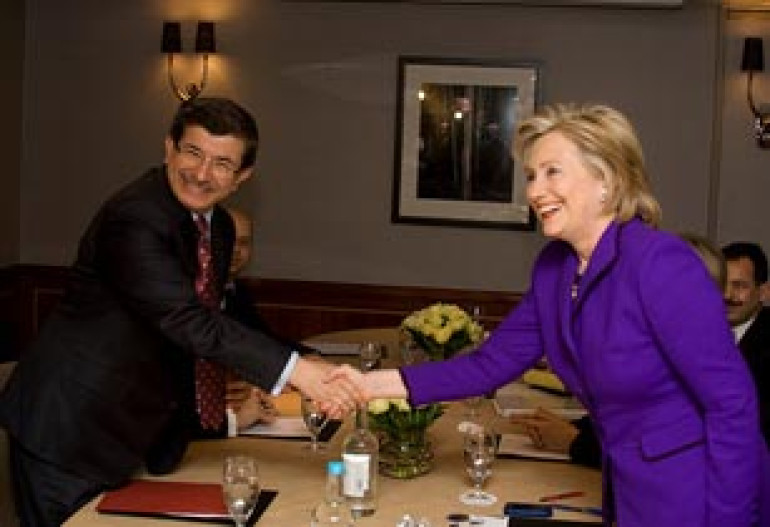 Turkish FM says Clinton apologized over leaks