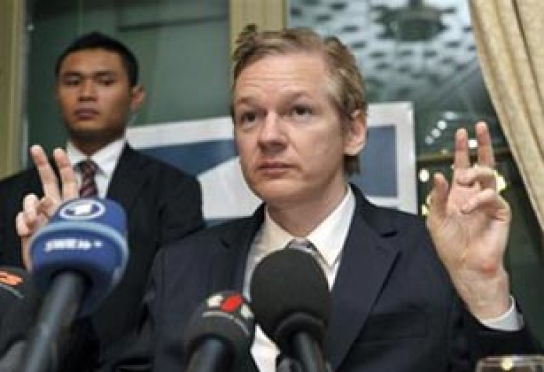 Ecuador offers asylum to WikiLeaks founder