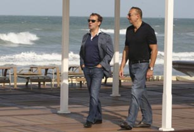 Medvedev 'blackmailed' Aliyev over Karabakh: Ukrainskaya Pravda 