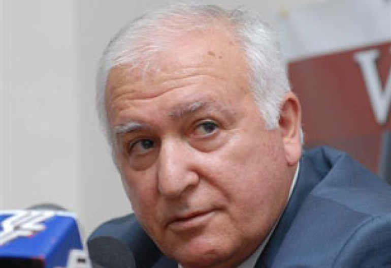 Top member of ruling party says political prisoners might be released