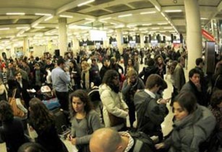 Spain's military takes over air traffic control