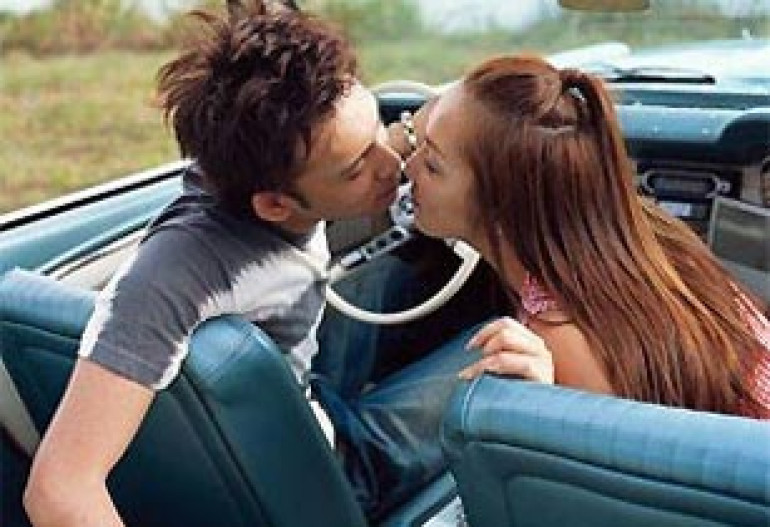 Поцелуй – эффективный способ похудения